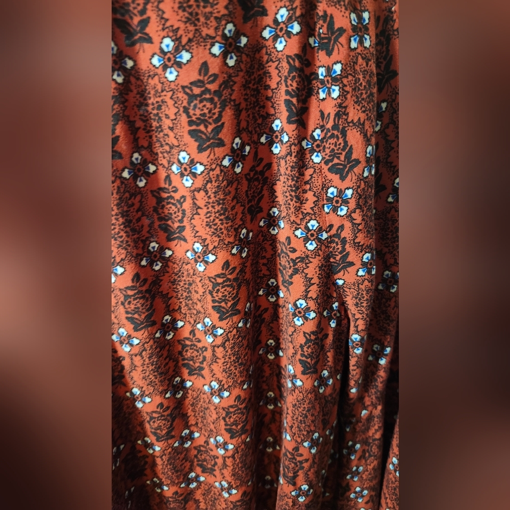 Red Floral Women's Top - Picture 3 of 7